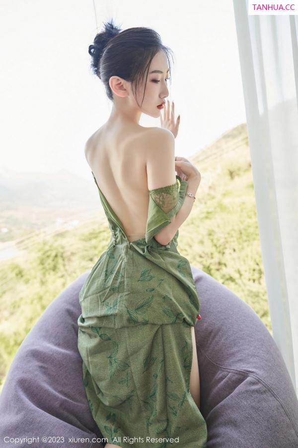   [XiuRen]高清写真图 2023.08.03 No.7181 沈青黛 旗袍美腿第76张图片